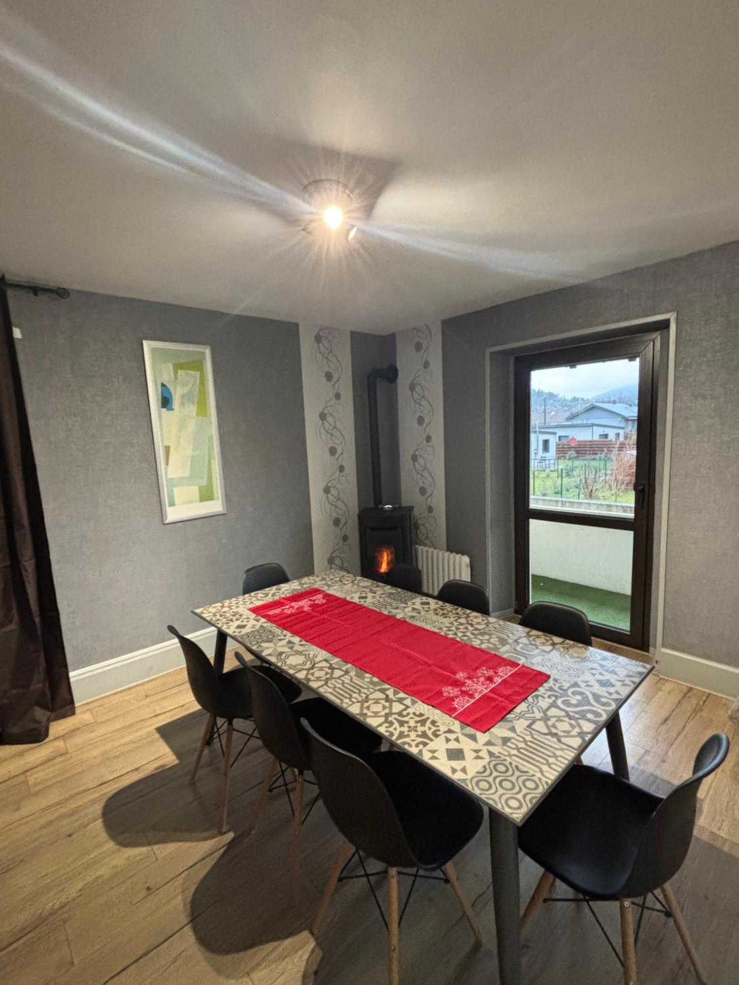 Gite 205 M2, 8Pers Piscine, Jacuzzi, Balneo Privatifs Vagney 外观 照片